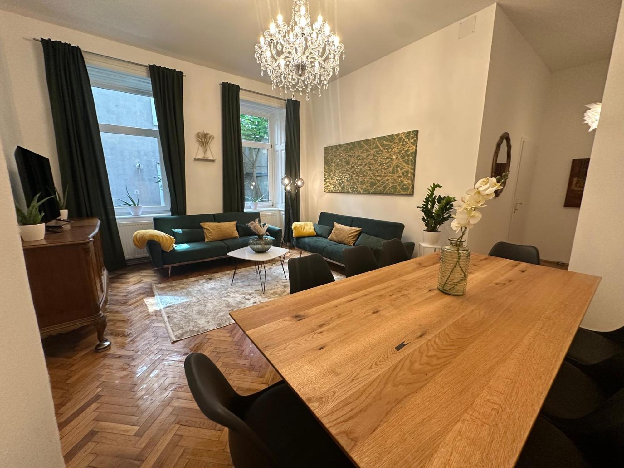 Central Apartment In Viennese Old Building Bagian luar foto