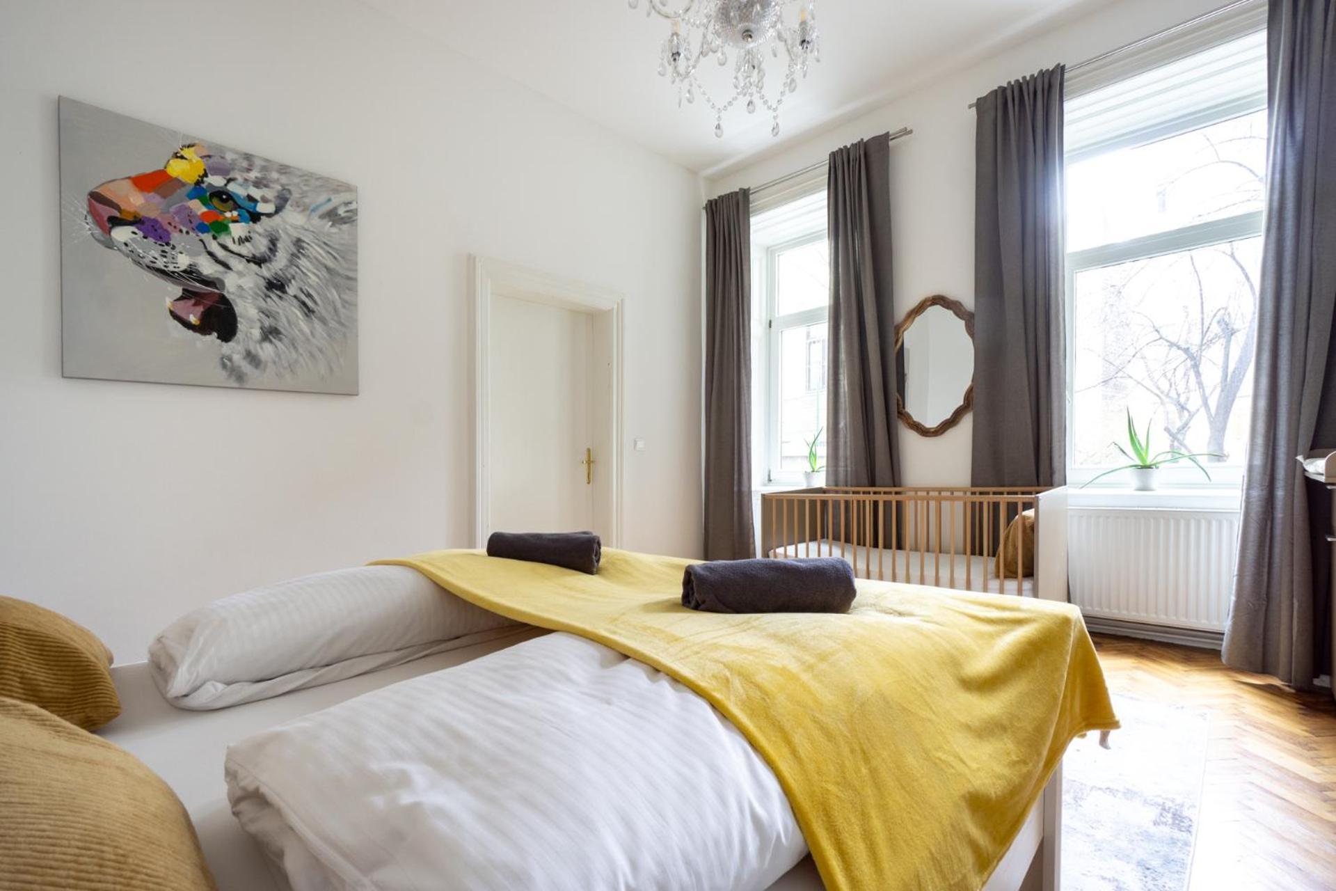 Central Apartment In Viennese Old Building Bagian luar foto
