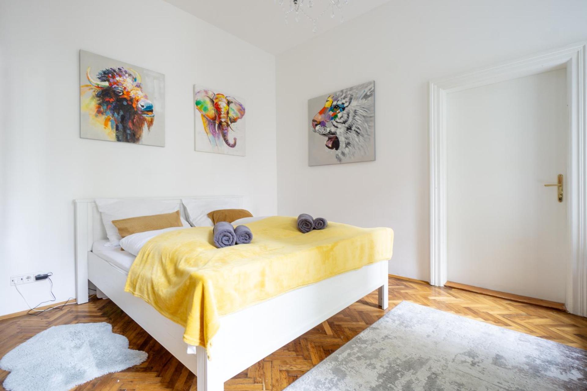 Central Apartment In Viennese Old Building Bagian luar foto