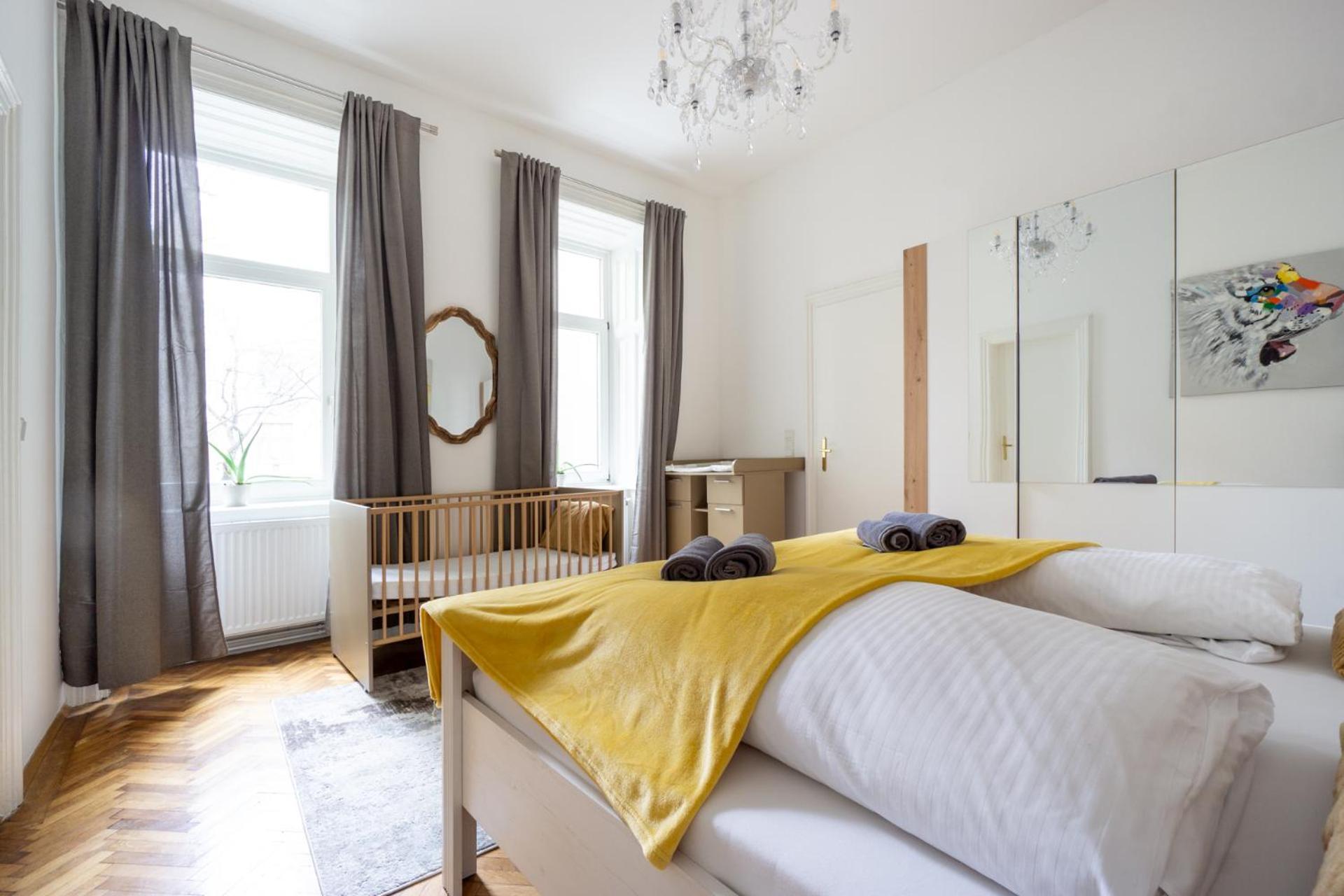 Central Apartment In Viennese Old Building Bagian luar foto
