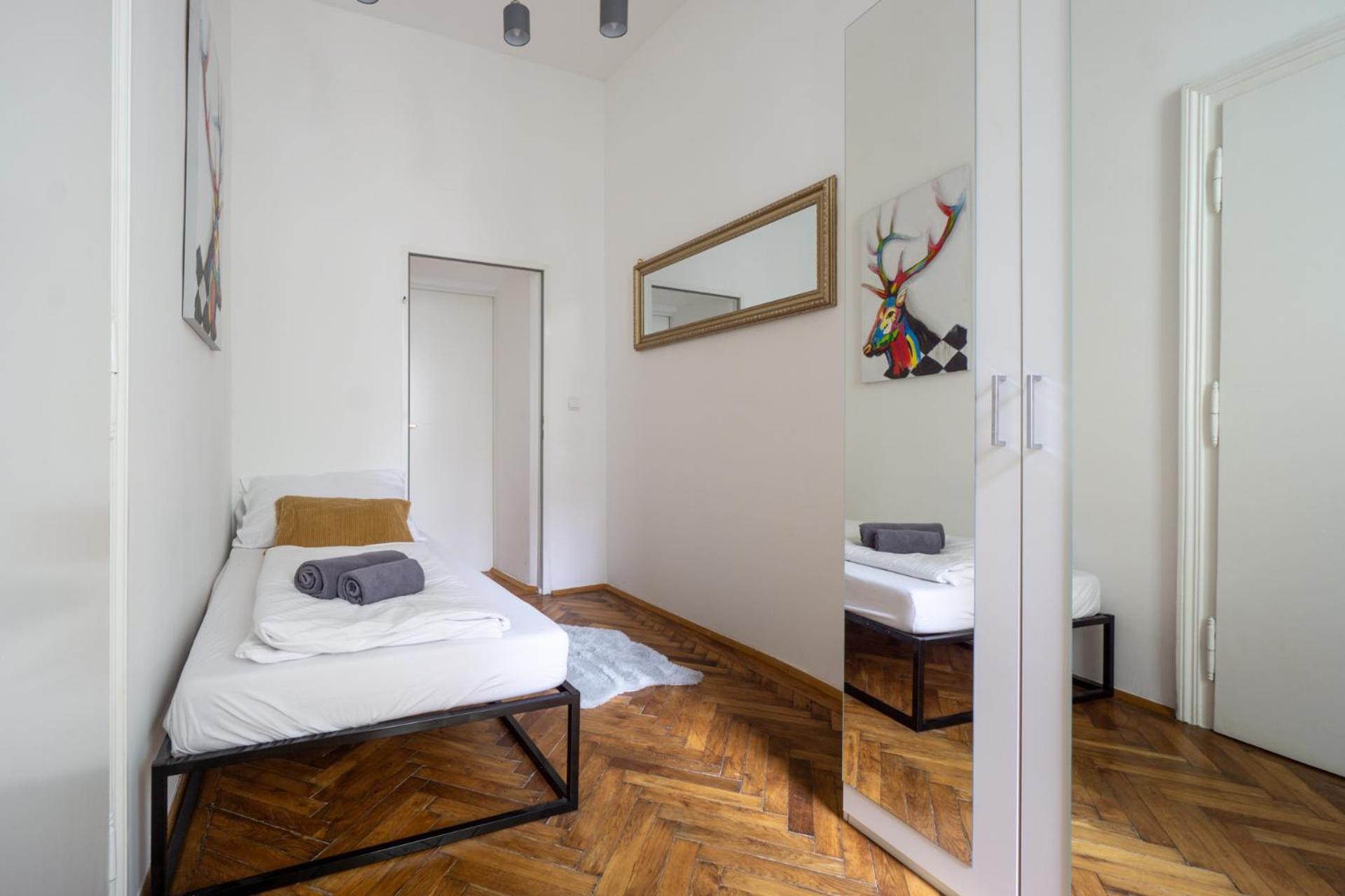 Central Apartment In Viennese Old Building Bagian luar foto