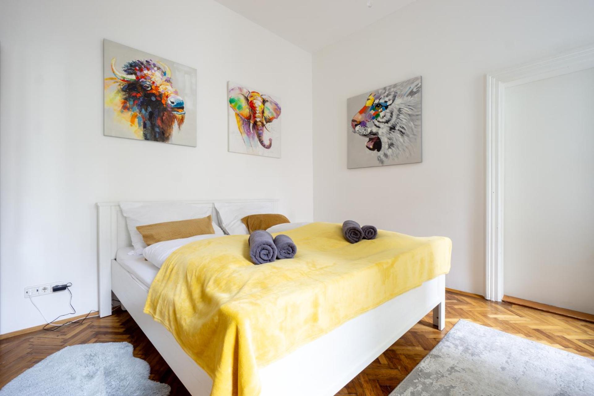Central Apartment In Viennese Old Building Bagian luar foto