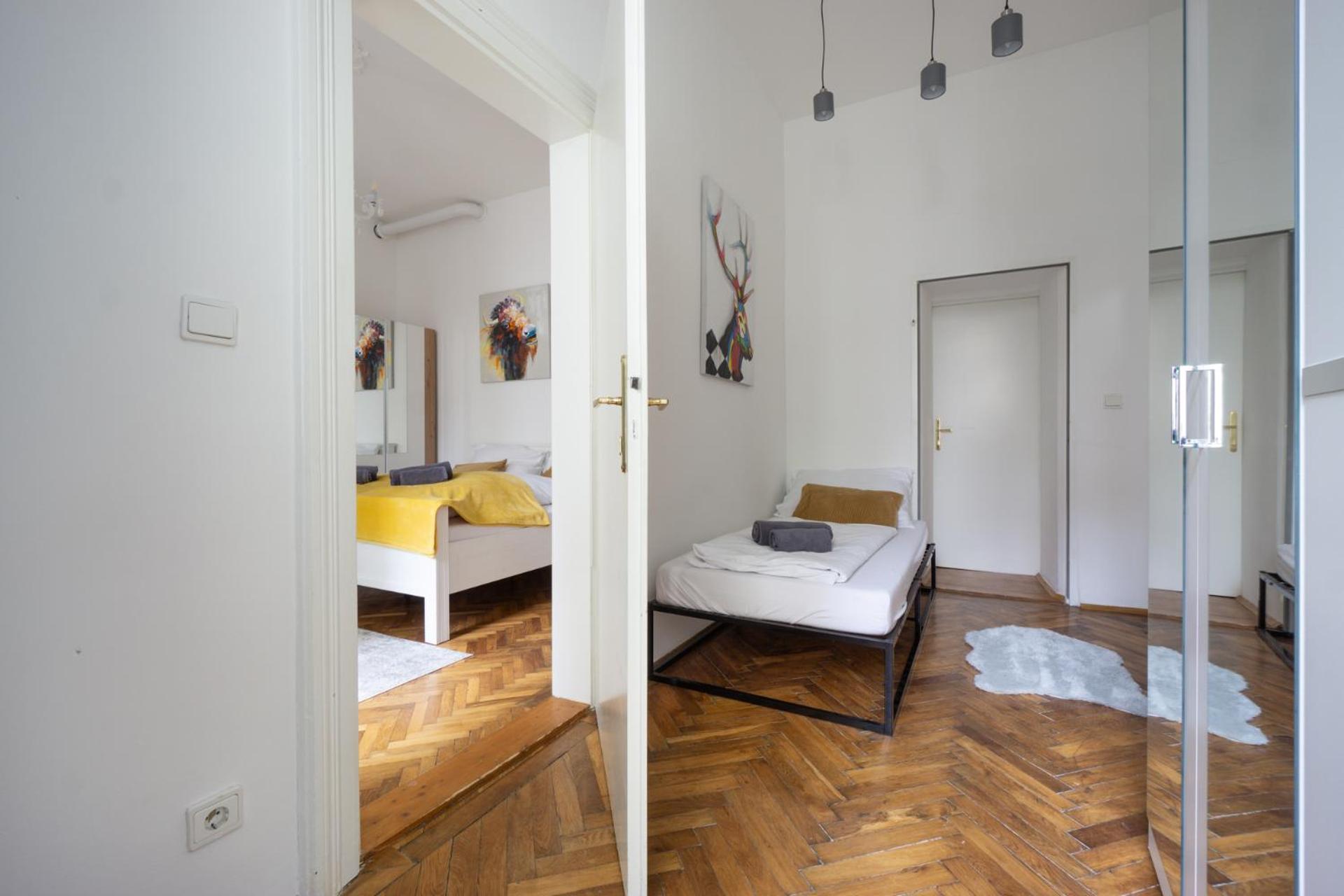 Central Apartment In Viennese Old Building Bagian luar foto